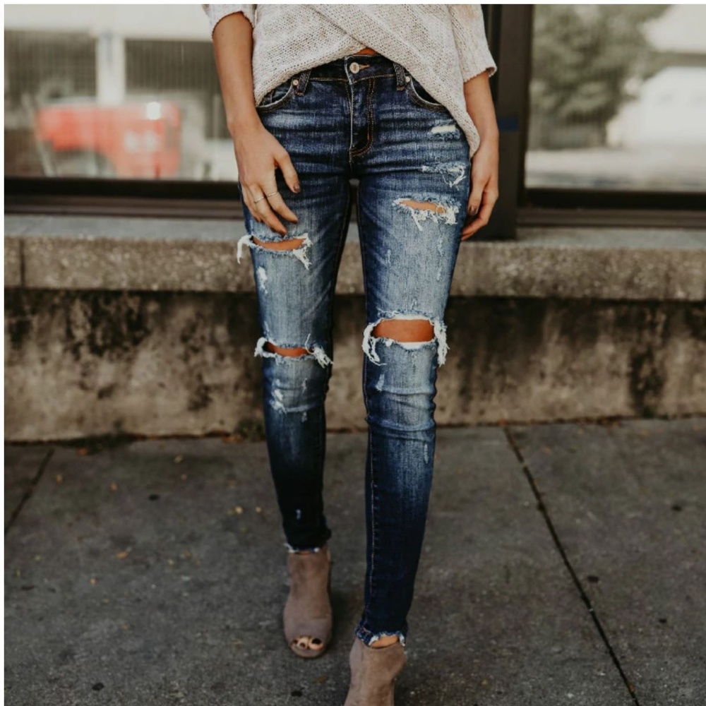 NWT Dark Rinse Ripped Skinny Stretch Jeans - Picture 2 of 7